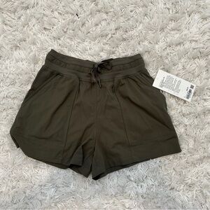 Lululemon Athletica Green Athletic Shorts Lightweight Elastic Waist